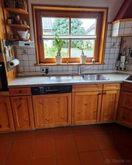 Velká kuchyně z masivu se spotřebiči, 5399 - 6