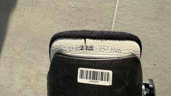 PRODÁM DĚTSKÉ LYŽÁKY ATOMIC 21/21,5 257mm - 6