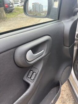 Opel Corsa C - 1.0 44kW - 6