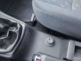 Škoda Octavia combi 1,6 MPi 75 kW ČR serviska I. Maj - 6