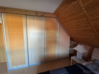 Vestavěná šatní skříň - do podkroví - 6
