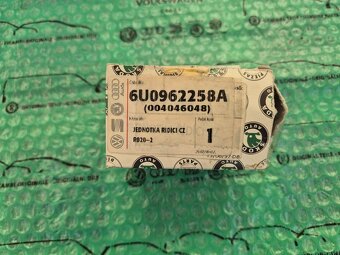 řídící jednotka centrálního zamykání Škoda Felicia 6U0962258 - 6