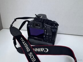 Canon EOS 550D + 18-55mm IS + 50mm + Battery holder - 6