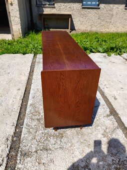 Jiroutek žlutočerná retrokomoda dlouhá - 6