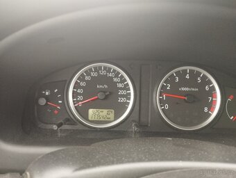 NISSAN ALMERA 1.5 - 6