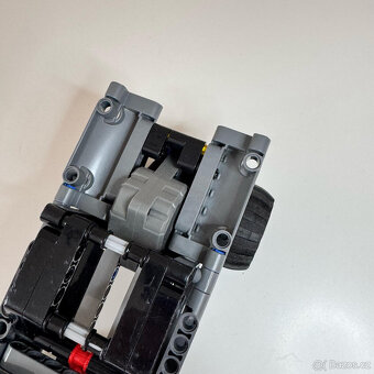 LEGO® Technik 42090 - Útěk v teréňáku - čtěte - 6