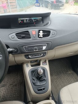 Renault Grand Scenic 1.5 dCi bez DPF 2010 - 6