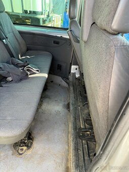 Ford tranzit 2.0hdi 9 místný - 6