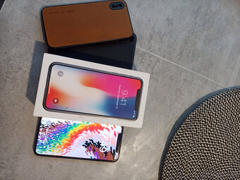 Apple iPhone X 64GB - 6