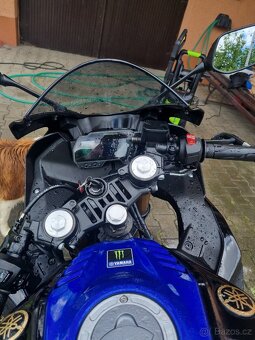 Yamaha yzf R125 - 6