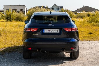 Jaguar F-Pace 2.0 I4 Prestige AWD A/T - 6