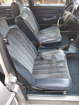 Mercedes W115 sedačky - 6