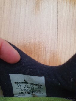 Sálové boty tenisky nike žluté v.35 klučičí i holčičí - 6