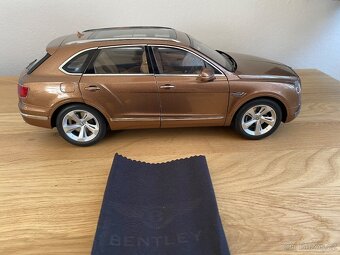 PRODÁNO Bentley Bentayga Kyosho 1:18 - 6