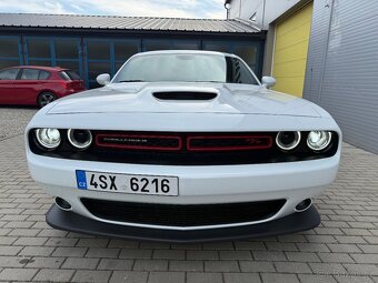 Dodge CHALLENGER 5.7 HEMI - 6