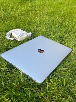 Apple MacBook Air 2020, M1, 16GB RAM a 512GB SSD - Top stav - 6