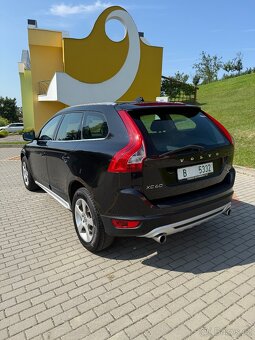 VOLVO XC60 2.4D AWD,A/T R-Design,NAVI - 6