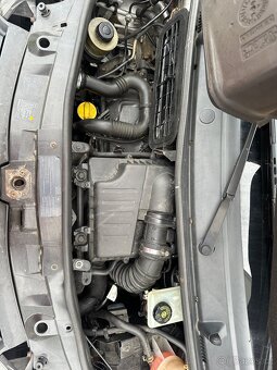 Renault Trafic 2.0 nafta 84kw,255 tkm,r.v.11/06 - 6
