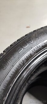 235/50/18 Nokian WR SUV 4, DOT 4518, vz 7.0-6.0mm - 6