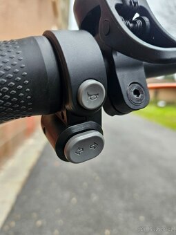 Elektrická koloběžka Ninebot KickScooter F2 Pro E by Segway - 6