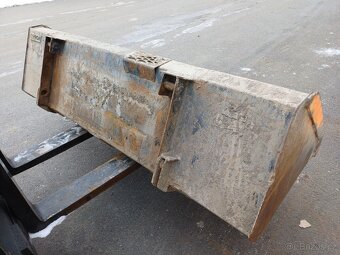 Lopata na Locust nebo UNC - 6