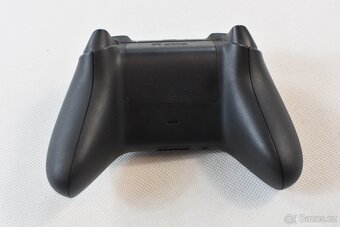 Xbox Series X Wireless Controller černý - 6