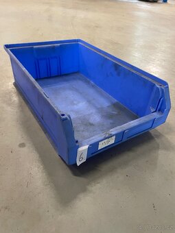 Plastové boxy/krabičky stohovatelné - 6