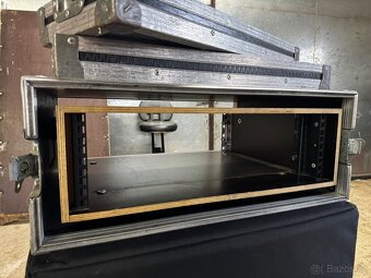 Odpružený rack 3U - 6