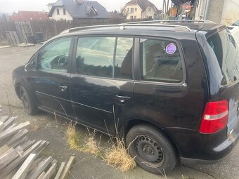 VW Touran 2.0 TDi - 6