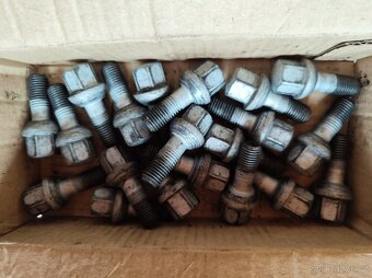 Prodej originálních disků NISSAN 17" - 6