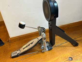 Alesis Nitro Mesh Kit Bundle+Milenium DM-30 E-Drum Monitor - 6