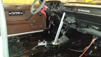 Prodám Lada VAZ 2105 upravená + kastle + díly - 6