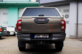 Toyota Hilux Double Cab - 6