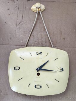 Prodám staré sovětské hodiny MAJAK - 6