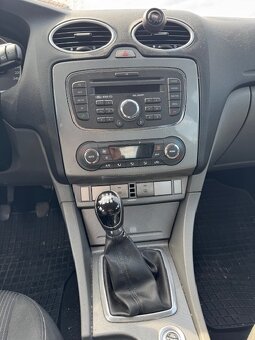 Osobní automobil Ford FOCUS - 6
