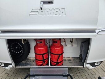 Hledám výměnu za vestavbu: Luxusní karavan Hymer Eriba Nova - 6