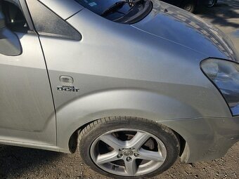 TOYOTA COROLLA VERSO 2.2 130KW - 6