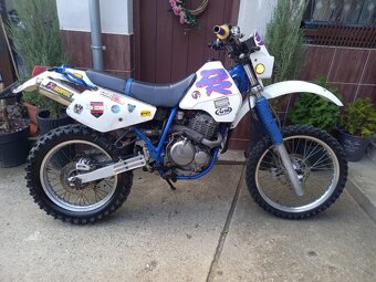 Suzuki DR 350 - 6