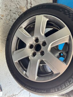 Alu kola plus zánovní pneu R17 5x112 - 6