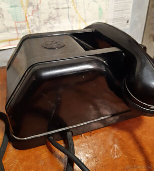 Starožitný bakelitový telefon TESLA z roku 1949 - 6