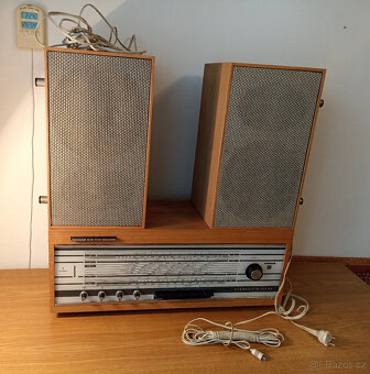 Staré retro rádio Tesla Stereodirigent 538A + reproduktory - 6