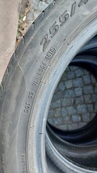 255/40 R19 Pirelli - 6
