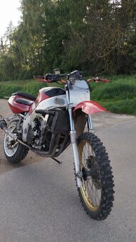 Suzuki GSX-R 750 - 6