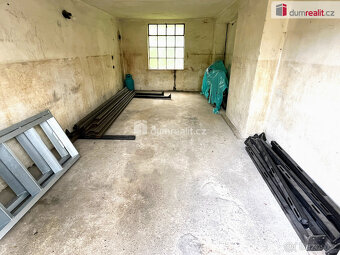 Prodej tří garáží a stavebního pozemku o výměře 857 m² v Uhe - 6