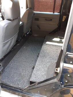 2003 Land Rover Defender - 6