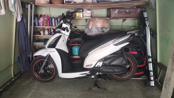 Kymco People 125 GTi - 6