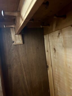 Dřevěná stará skříň - 6