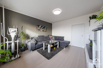 Pronájem prostorného bytu 3+1 s lodžií, 68 m² – Zlín, Na Hon - 6