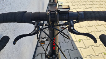TREK Domane AL 2, Rám 54 - 58, Shimano Claris 2x8 - 6