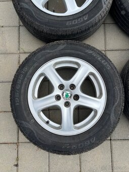Originální ALU Škoda 5x100 R15 - Zánovní pneu - 6